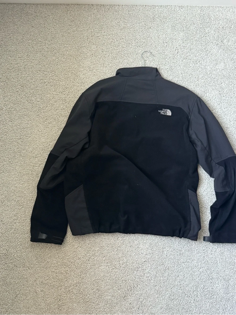 The North Face Men’s Black Softshell Jacket with Zip Pockets